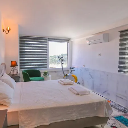 Alina Hotel 3*
