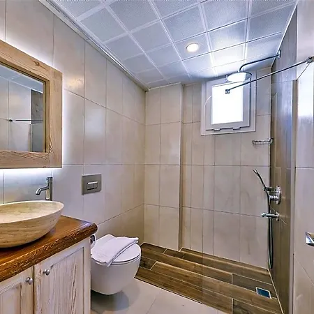 Alina Hotel 3*